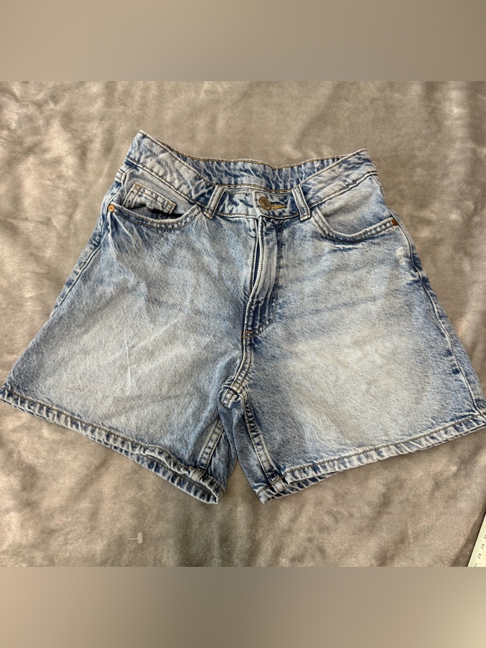 Light Wash High-Rise Denim Shorts - Blue